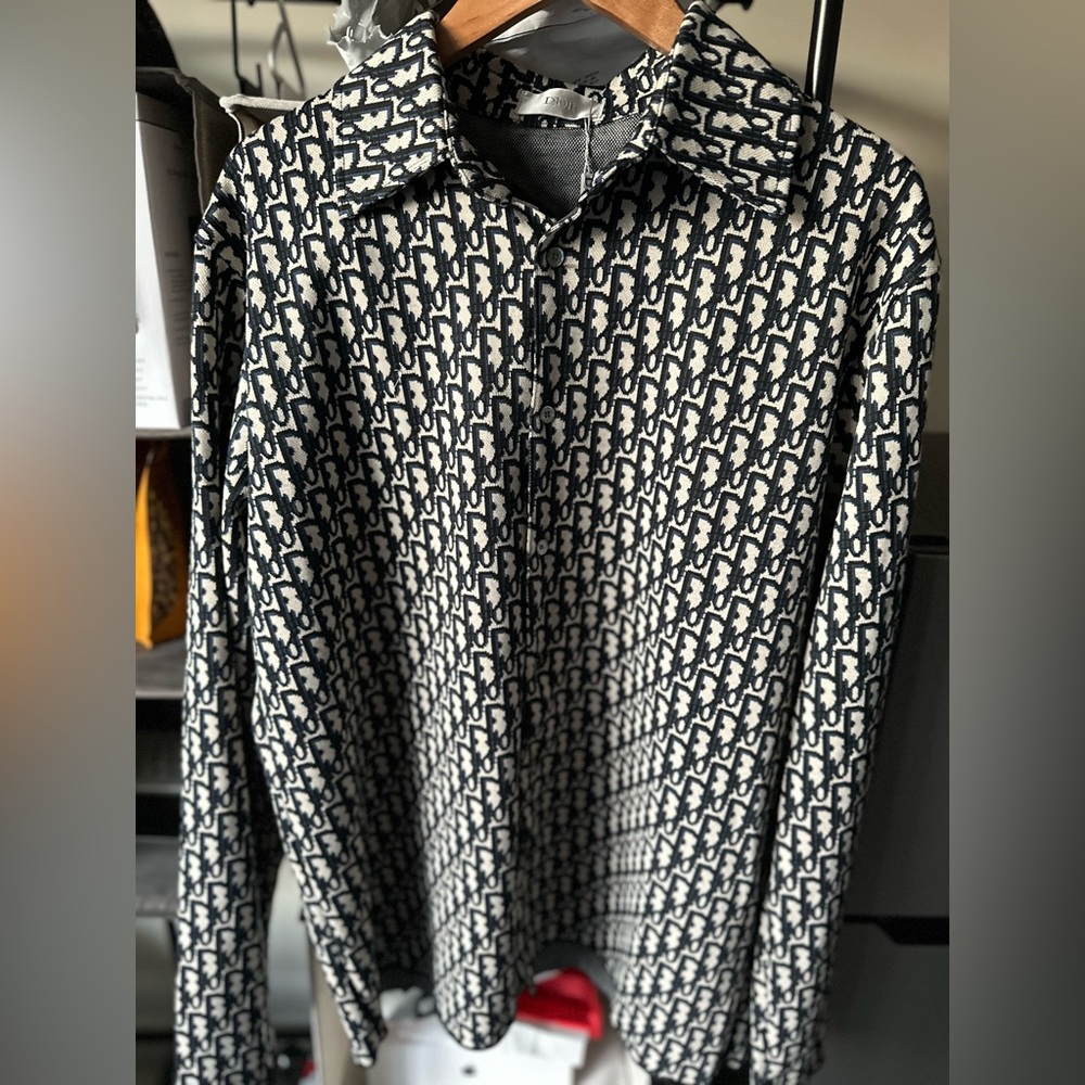 AUTHENTIC DIOR OBLIQUE OVER SHIRT (Men’s Size Large)
